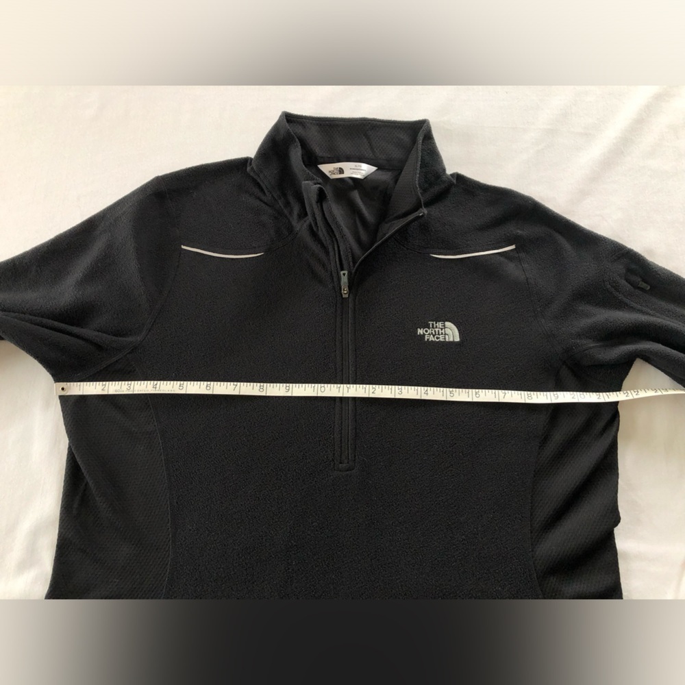 THE NORTH FACE Women’s Fleece Coat with logo at left chest. Zip arm pockets. XL - Picture 6 of 13
